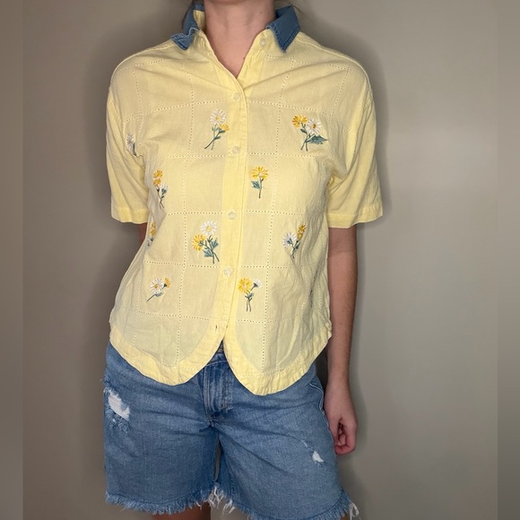 Vintage Yellow Floral Embroidered Shirt with Denim Collar - Picture 4 of 9